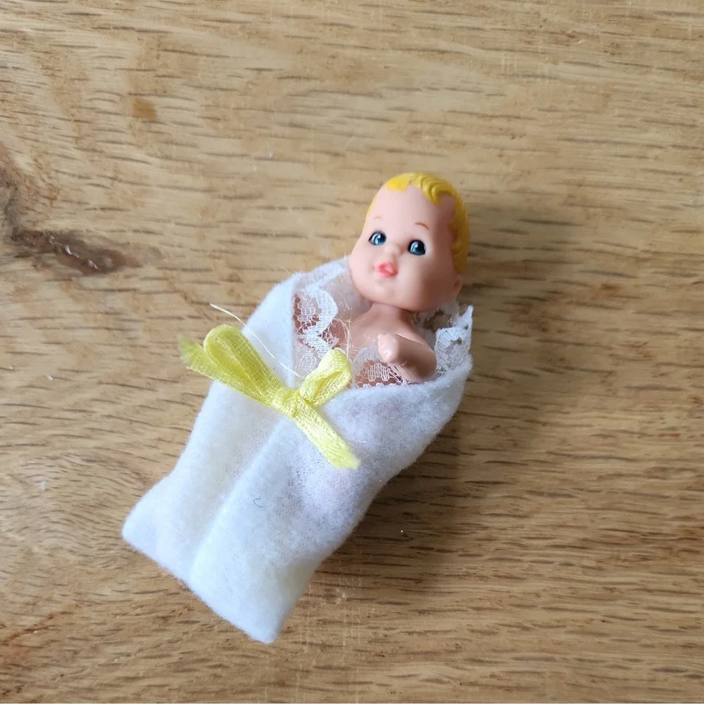 Barbie Baby Chrissy Doll Blue Eyes Mousey Blonde Hair Mattel 1973 Vintage Rare